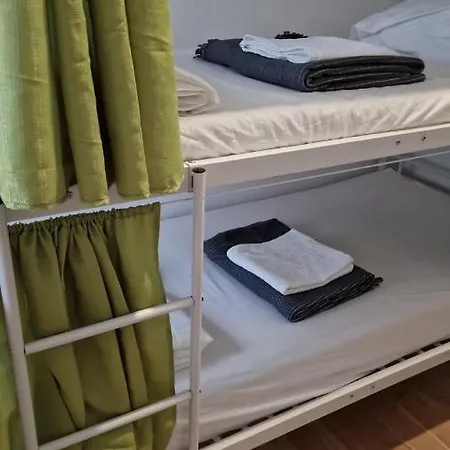 Hostal D&n *