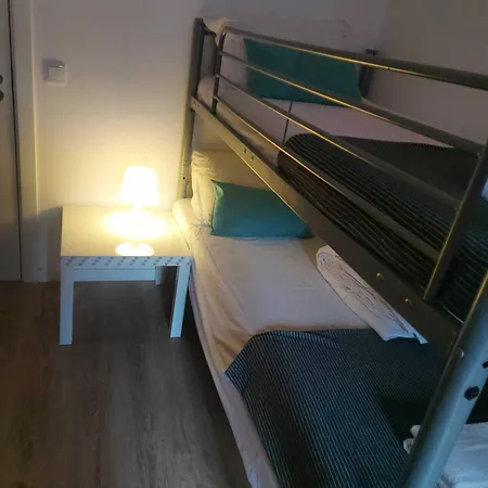 Hostal D&n *